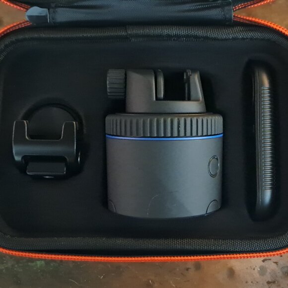 Pivo Pod w case Auto Tracking - Auto Focus - Remote Control - APP - BRAND NEW - Picture 4 of 9